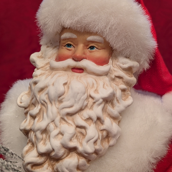 Festive Santa Claus Figurine with Red Outfit and White Accents - Picture 5 of 5